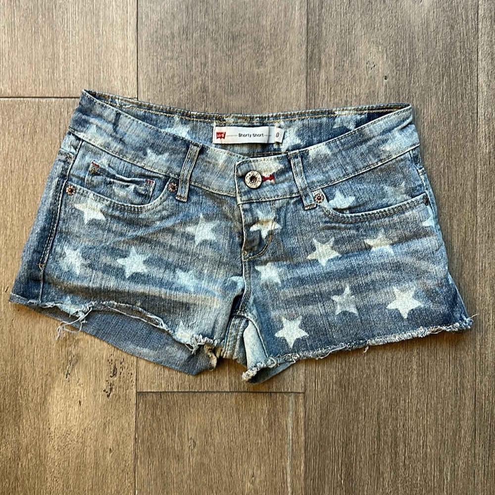 LEVI’S Shorty shorts